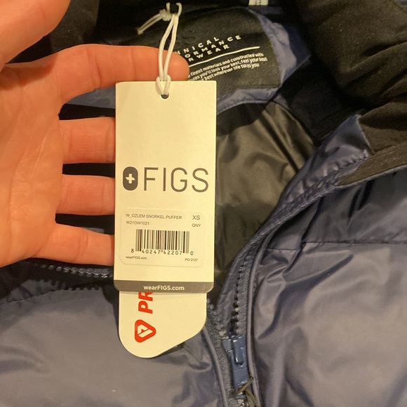 FIGS Quiet Navy Ozlem Puffer - Picture 5 of 7